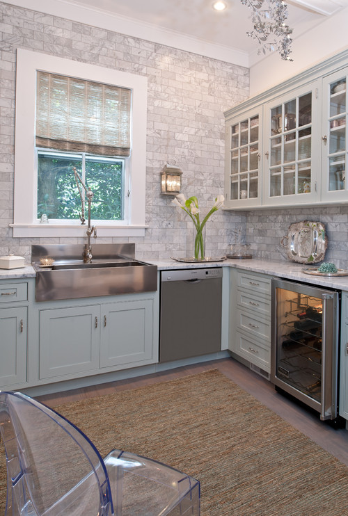 Stainless Steel Apron Sink with White Carrara Marble Subway Tiles